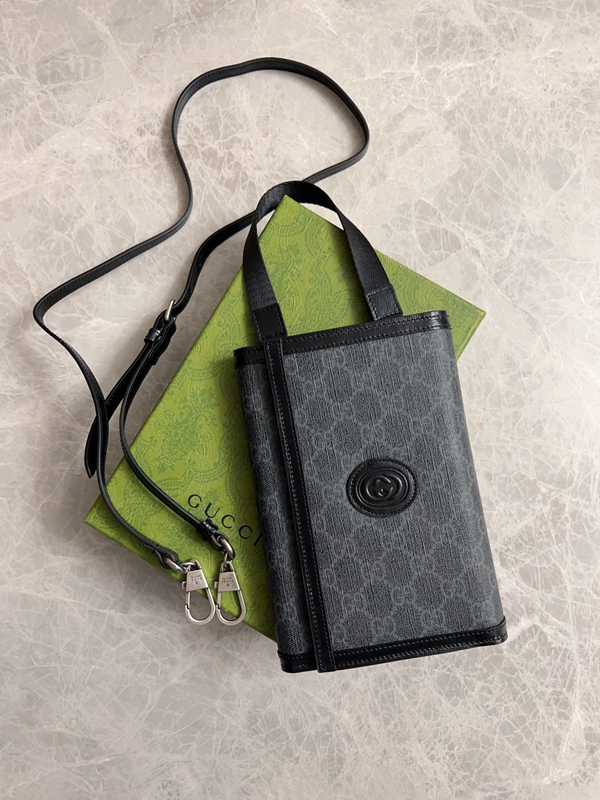 グッチ財布 レプリカ着用イメージ